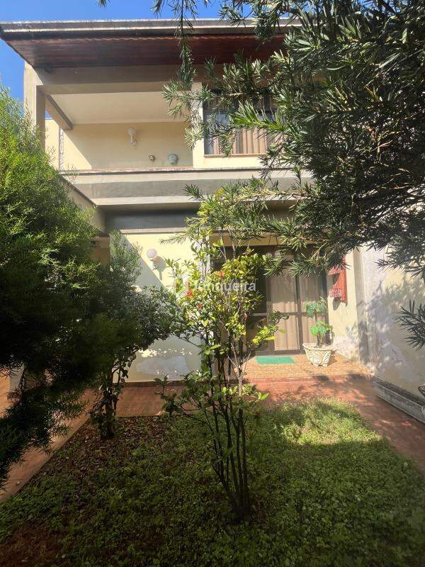 Casa à venda, 3 quartos, sendo 1 suíte, 4 vagas, no bairro Vila Monteiro em Piracicaba - SP