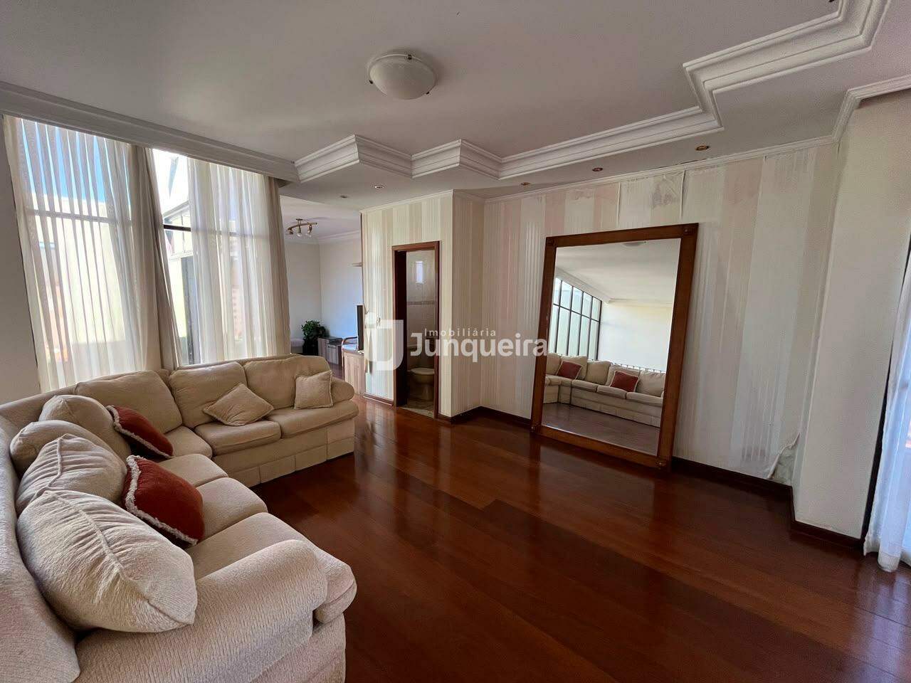 Apartamento para alugar no Edifício Araguaia  , 4 quartos, sendo 2 suítes, 2 vagas, no bairro Centro em Piracicaba - SP