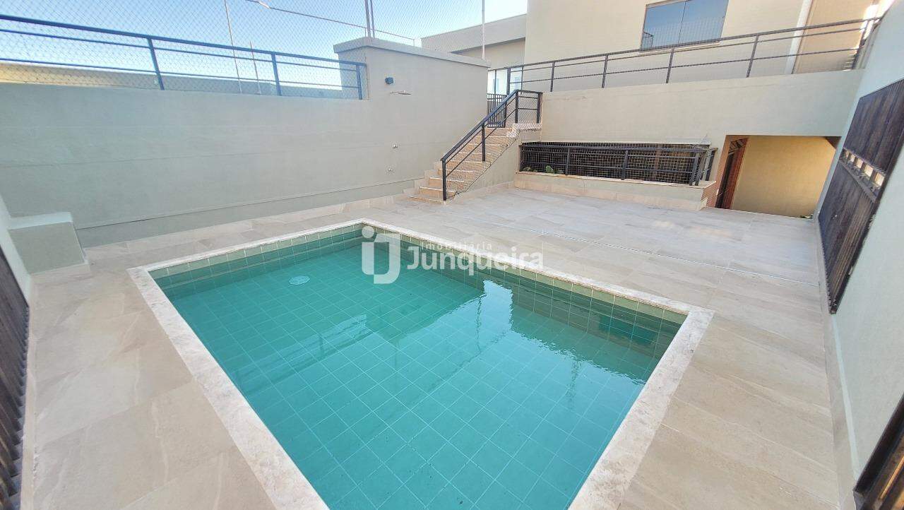 Apartamento para alugar no Edifício Tanger, 5 quartos, sendo 2 suítes, 3 vagas, no bairro Cidade Alta em Piracicaba - SP