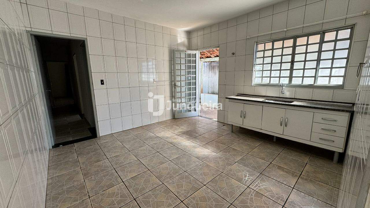 Casa à venda, 2 quartos, 2 vagas, no bairro Água Branca em Piracicaba - SP