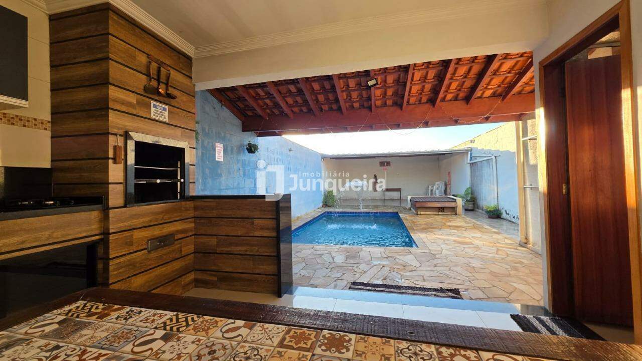 Edícula à venda, 2 vagas, no bairro Residencial Santo Antônio em Piracicaba - SP
