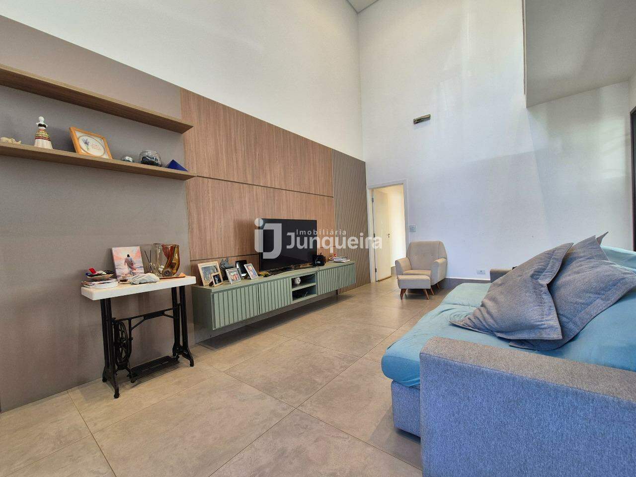 Casa em Condomínio à venda no Park Unimep Taquaral, 3 quartos, sendo 2 suítes, 4 vagas, no bairro Park Unimep Taquaral  em Piracicaba - SP