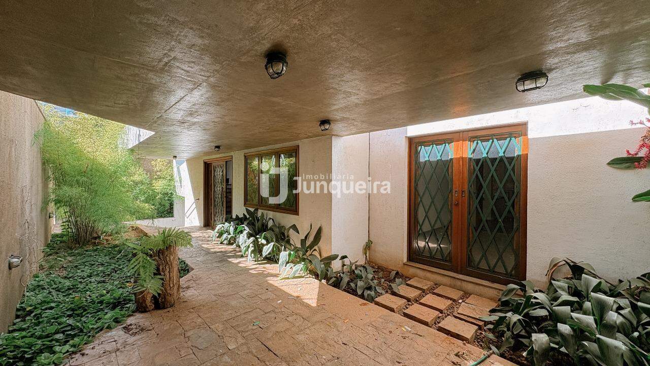 Casa à venda, 4 quartos, sendo 2 suítes, 4 vagas, no bairro Vila Monteiro em Piracicaba - SP