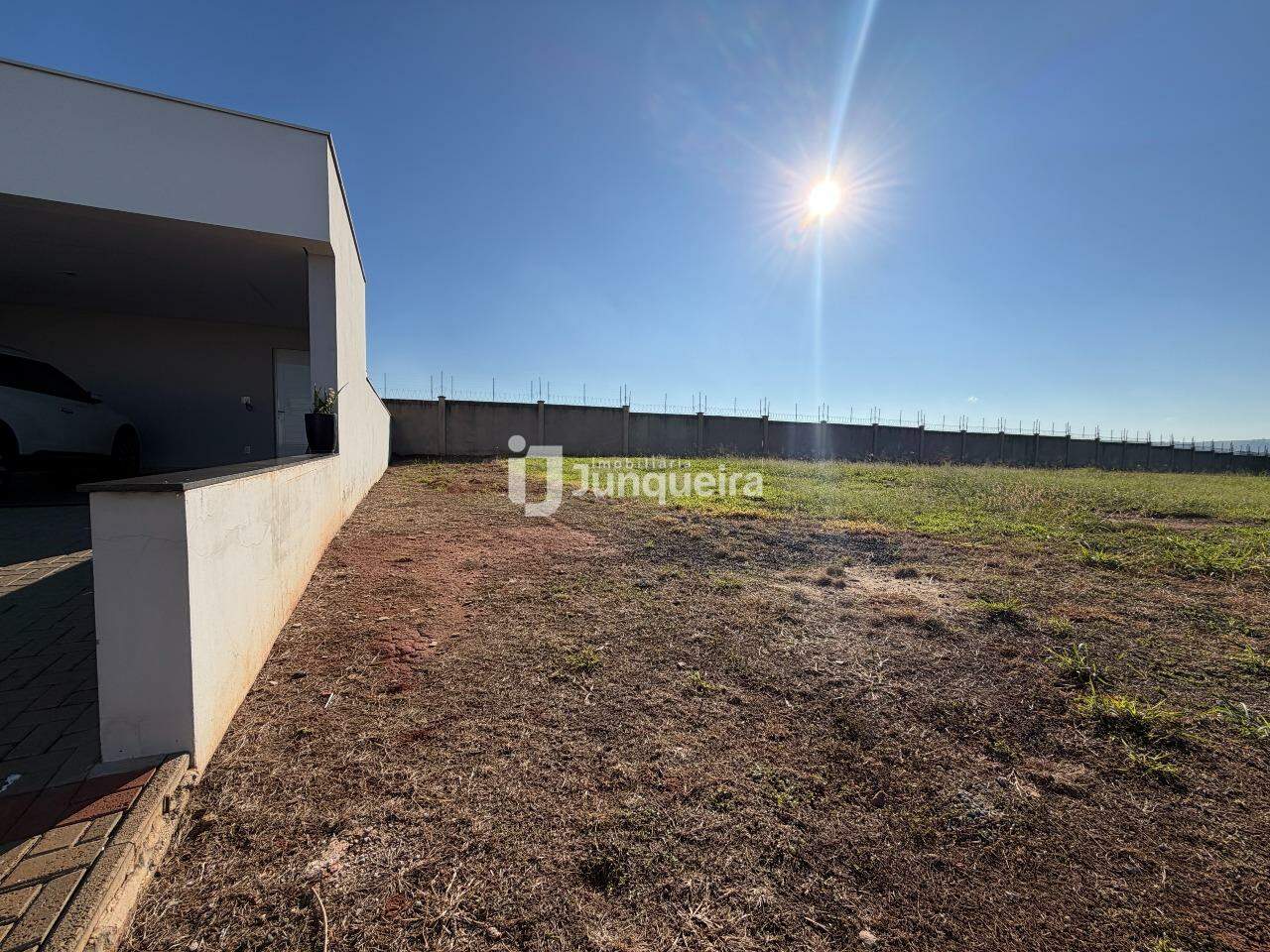 Terreno em Condomínio à venda no Quinta do Engenho, no bairro Jardim Rio das Pedras em Rio das Pedras - SP
