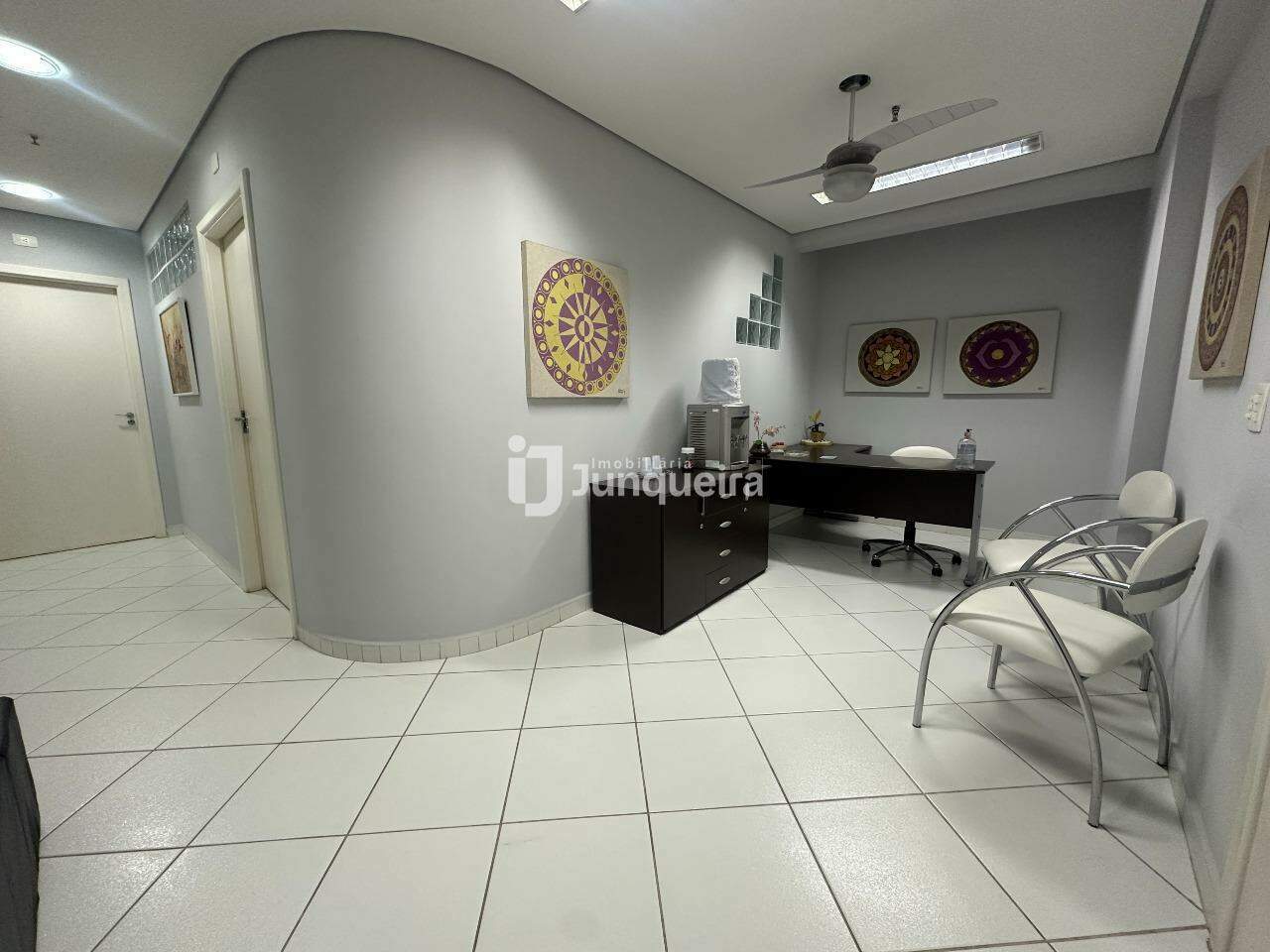 Sala Comercial à venda, 1 vaga, no bairro Vila Monteiro em Piracicaba - SP