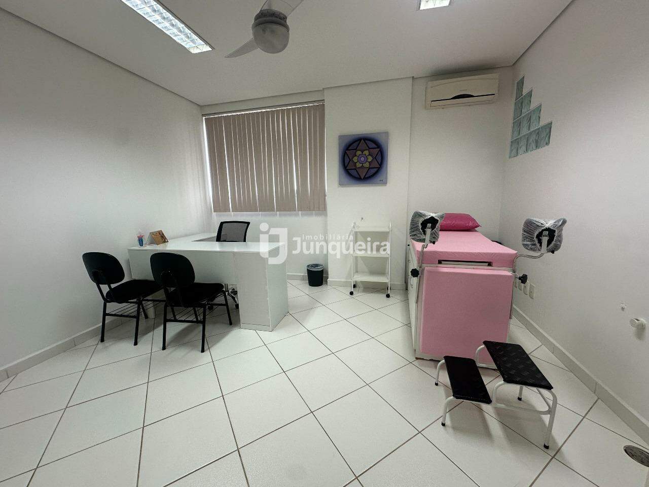 Sala Comercial à venda, 1 vaga, no bairro Vila Monteiro em Piracicaba - SP