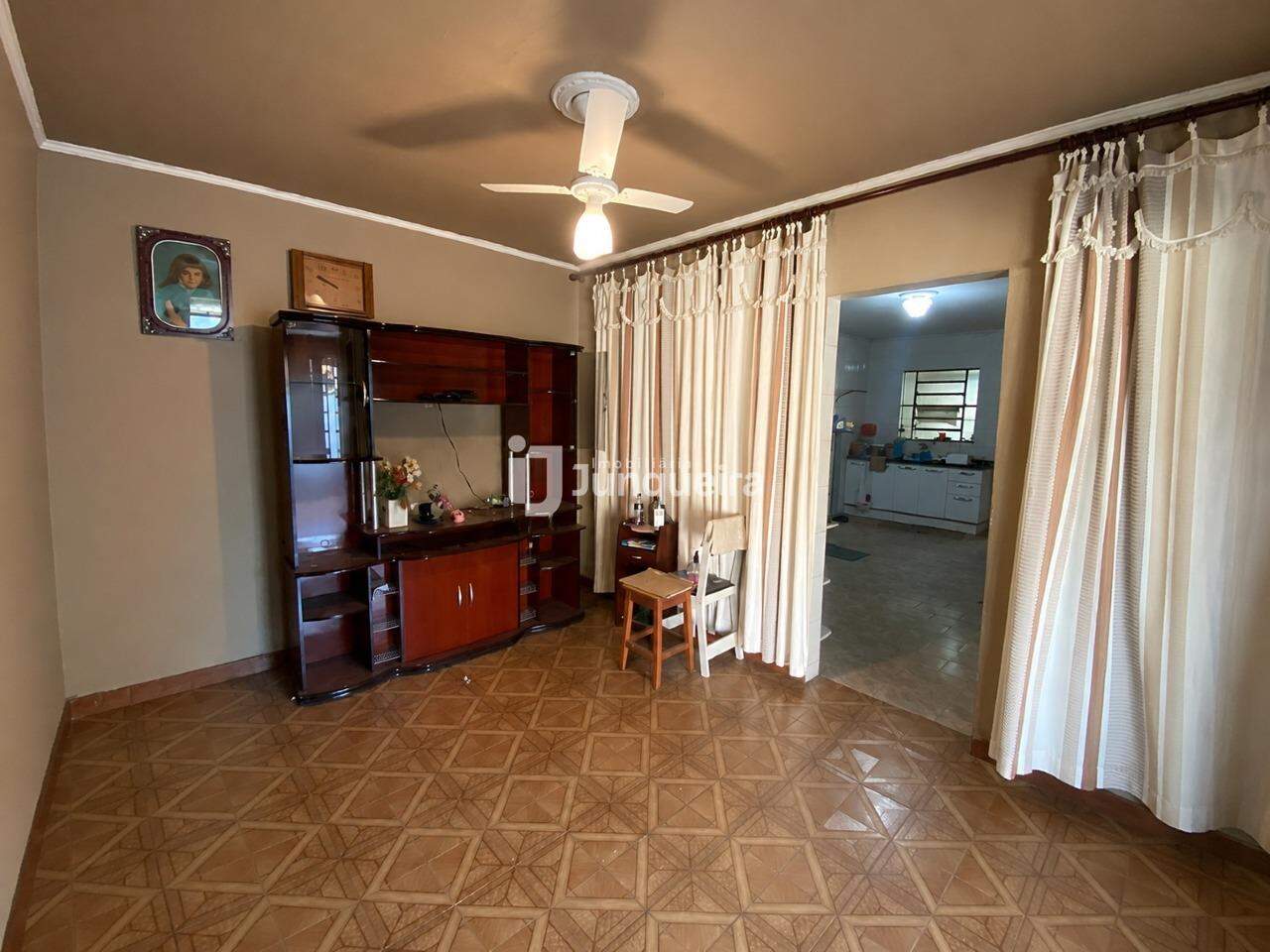 Casa à venda, 3 quartos, 2 vagas, no bairro Santa Terezinha em Piracicaba - SP