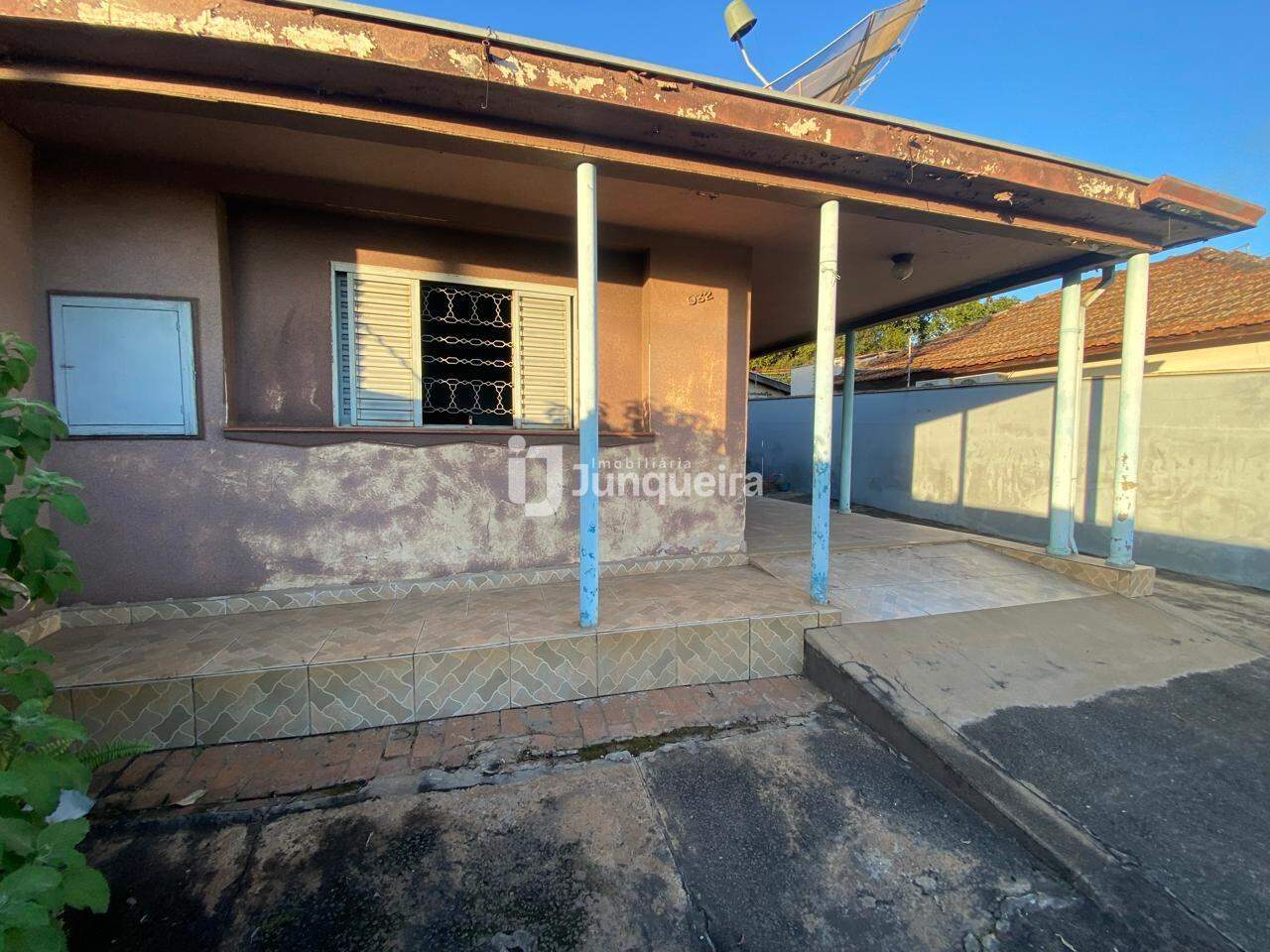 Casa à venda, 3 quartos, 2 vagas, no bairro Santa Terezinha em Piracicaba - SP