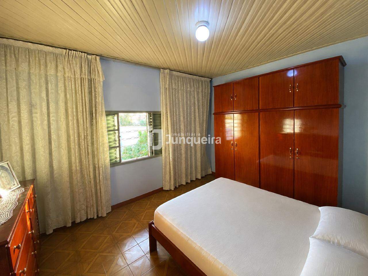 Casa à venda, 3 quartos, 2 vagas, no bairro Santa Terezinha em Piracicaba - SP