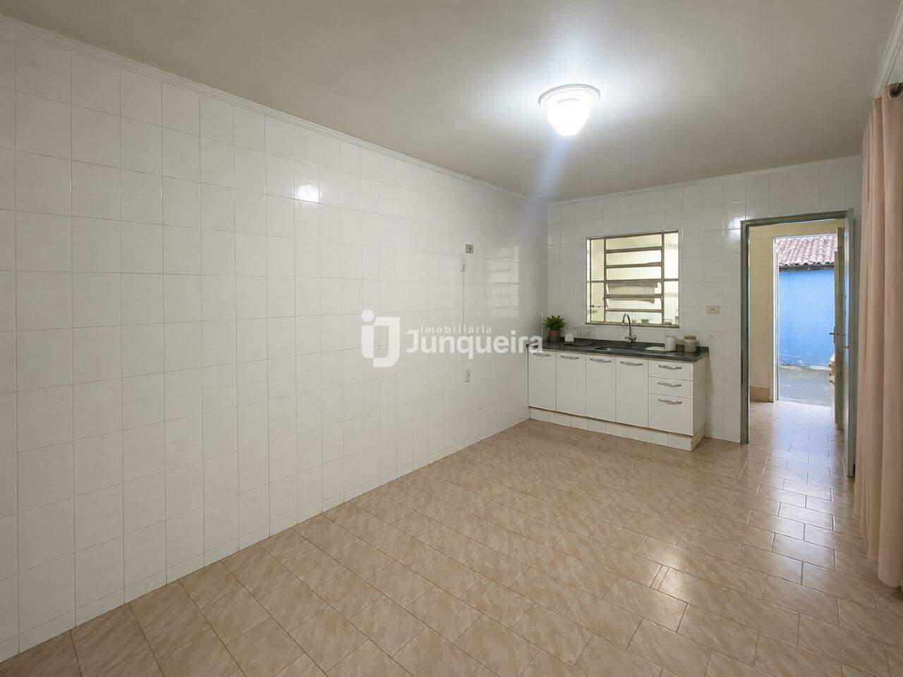 Casa à venda, 3 quartos, 2 vagas, no bairro Santa Terezinha em Piracicaba - SP