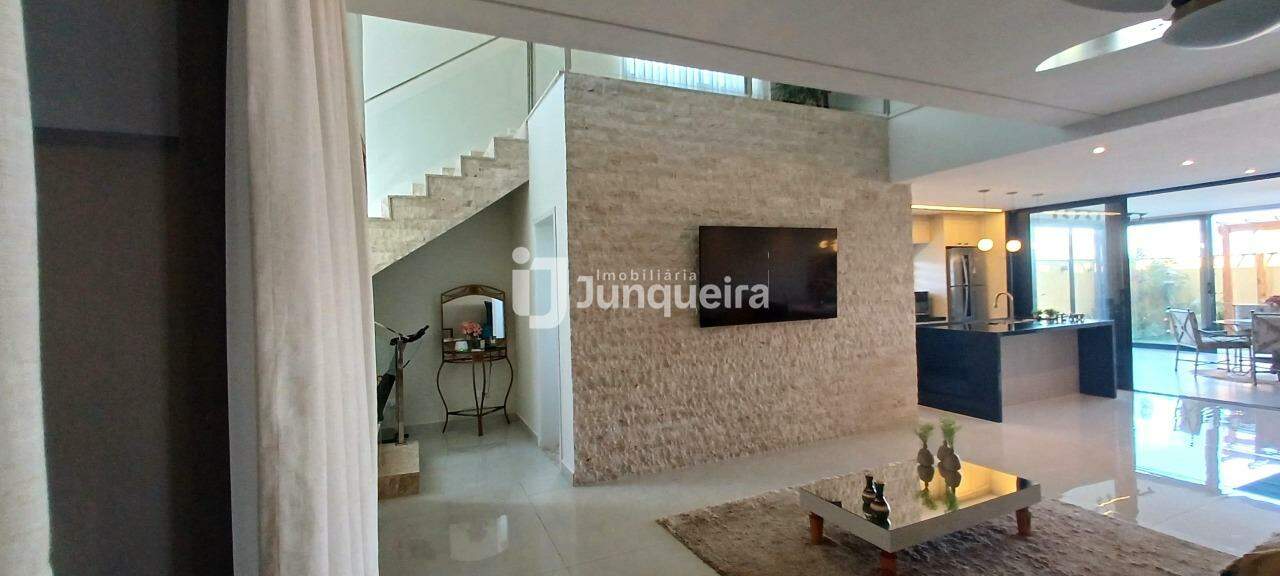 Casa em Condomínio à venda no Villa D’Itália ll, 2 quartos, sendo 2 suítes, 2 vagas, no bairro Nova Pompéia em Piracicaba - SP