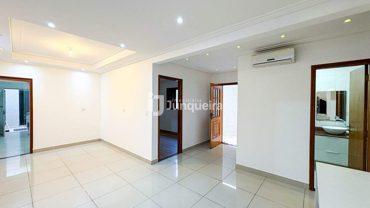 Casa em Condomínio à venda no Condominio Residencial Parque Taquaral, 3 quartos, sendo 1 suíte, 3 vagas, no bairro Parque Taquaral em Piracicaba - SP