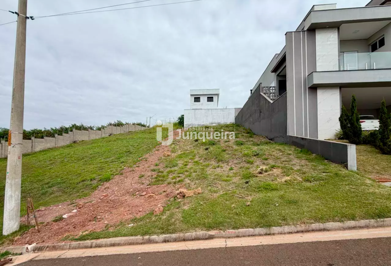 Terreno em Condomínio à venda no Soleil , no bairro Soleil em Piracicaba - SP