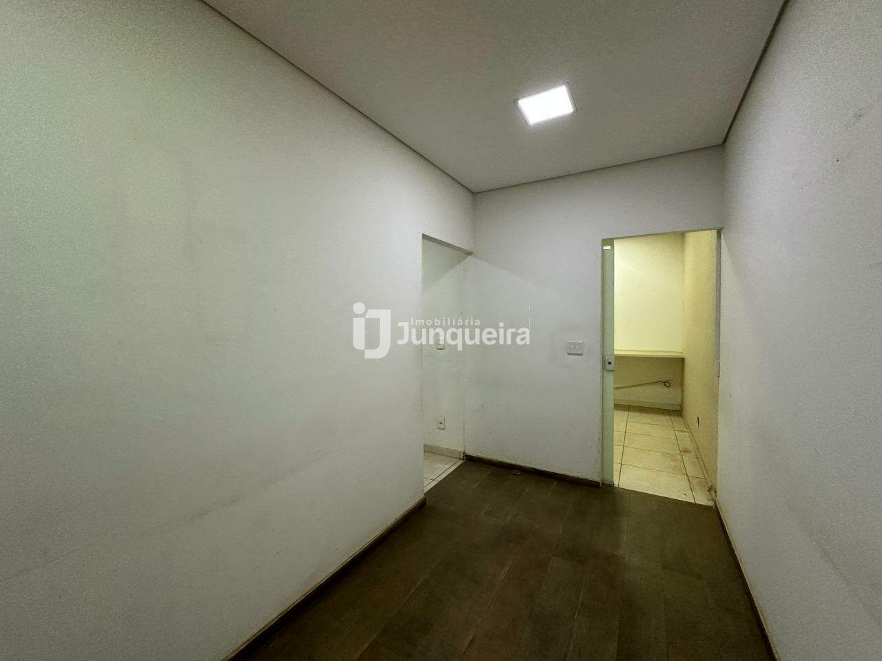 Prédio Comercial à venda, no bairro Vila Rezende em Piracicaba - SP
