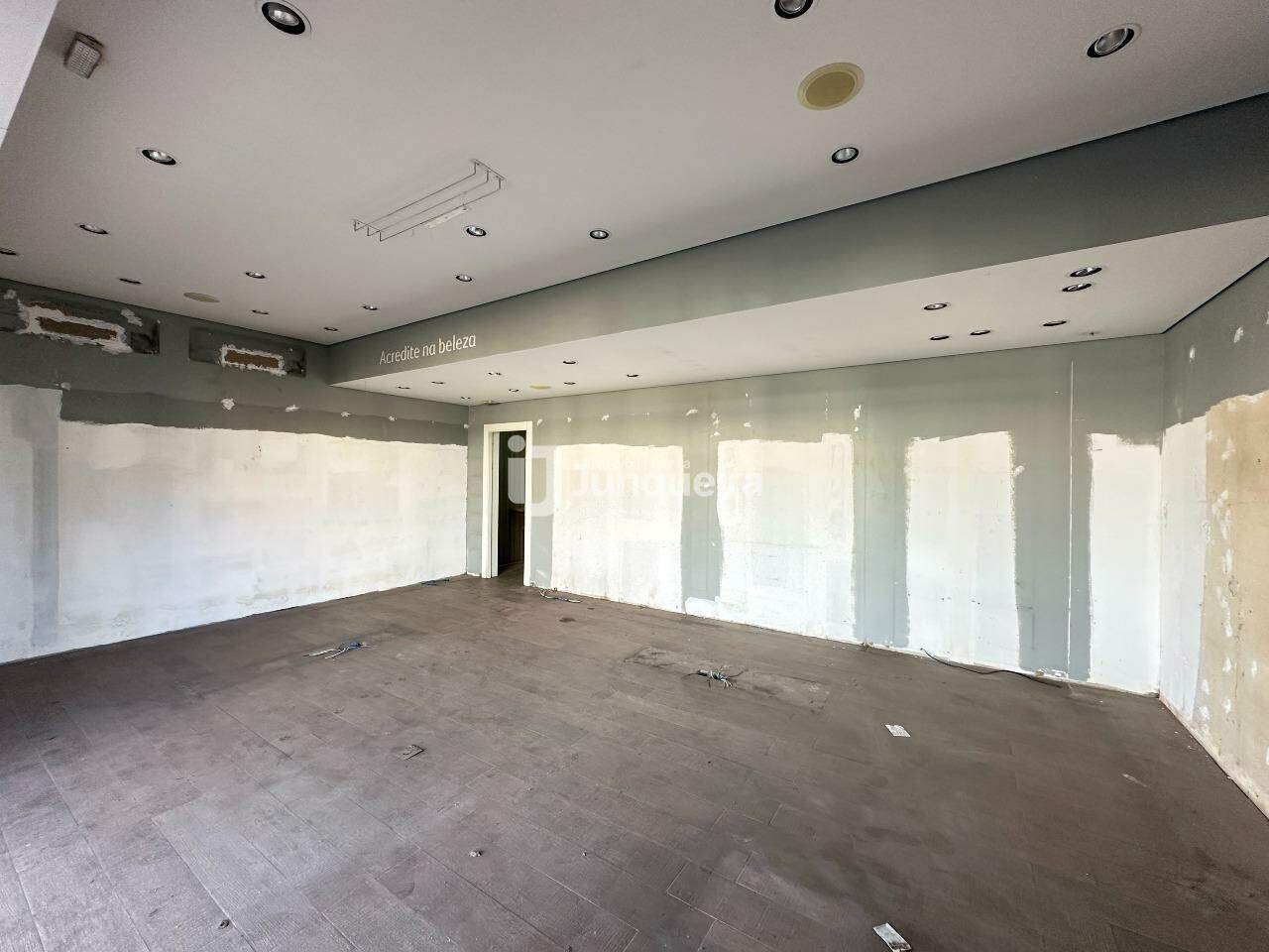 Prédio Comercial à venda, no bairro Vila Rezende em Piracicaba - SP