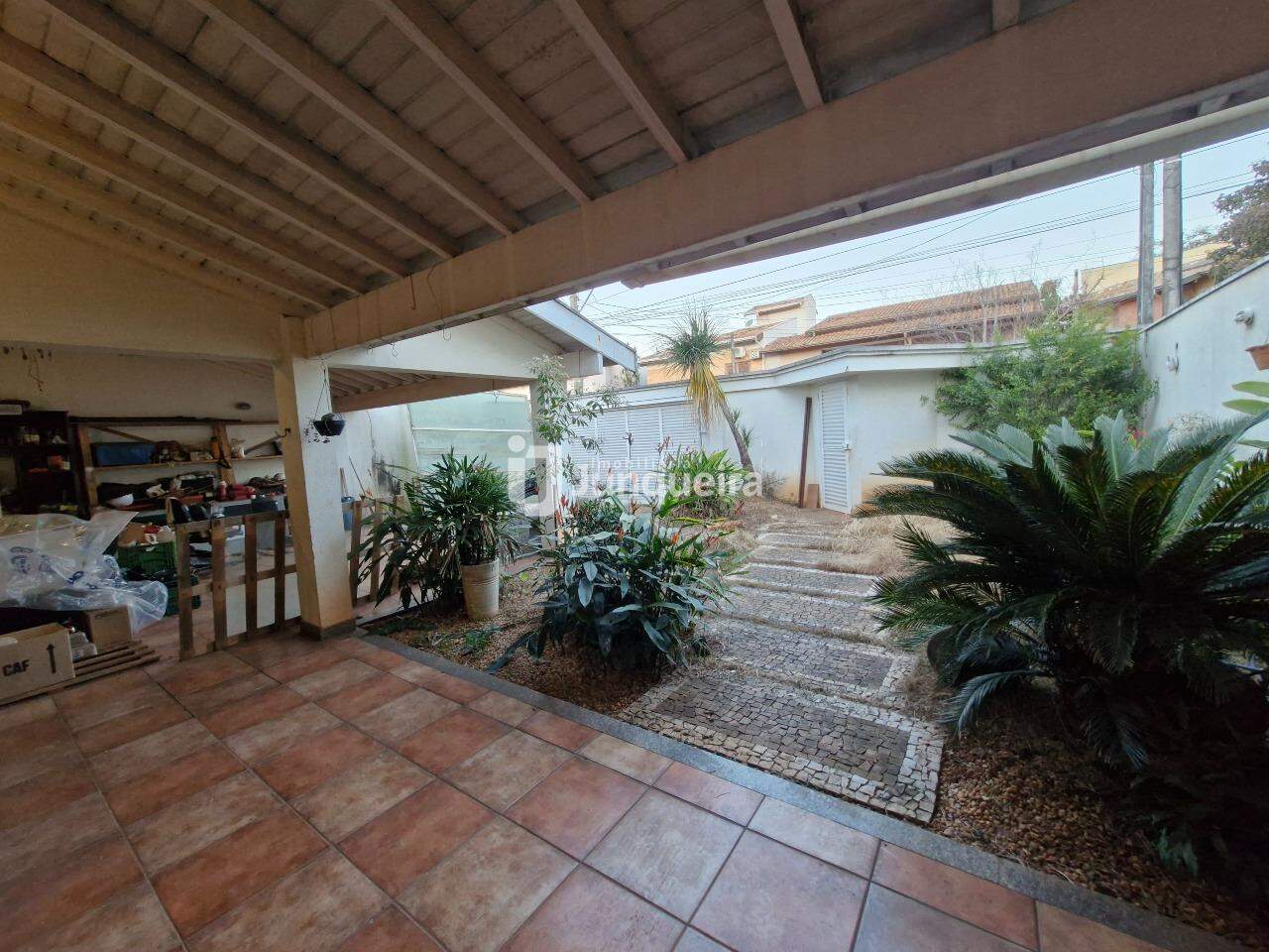 Casa em Condomínio à venda no Green Village, 3 quartos, sendo 1 suíte, 4 vagas, no bairro Dois Córregos em Piracicaba - SP