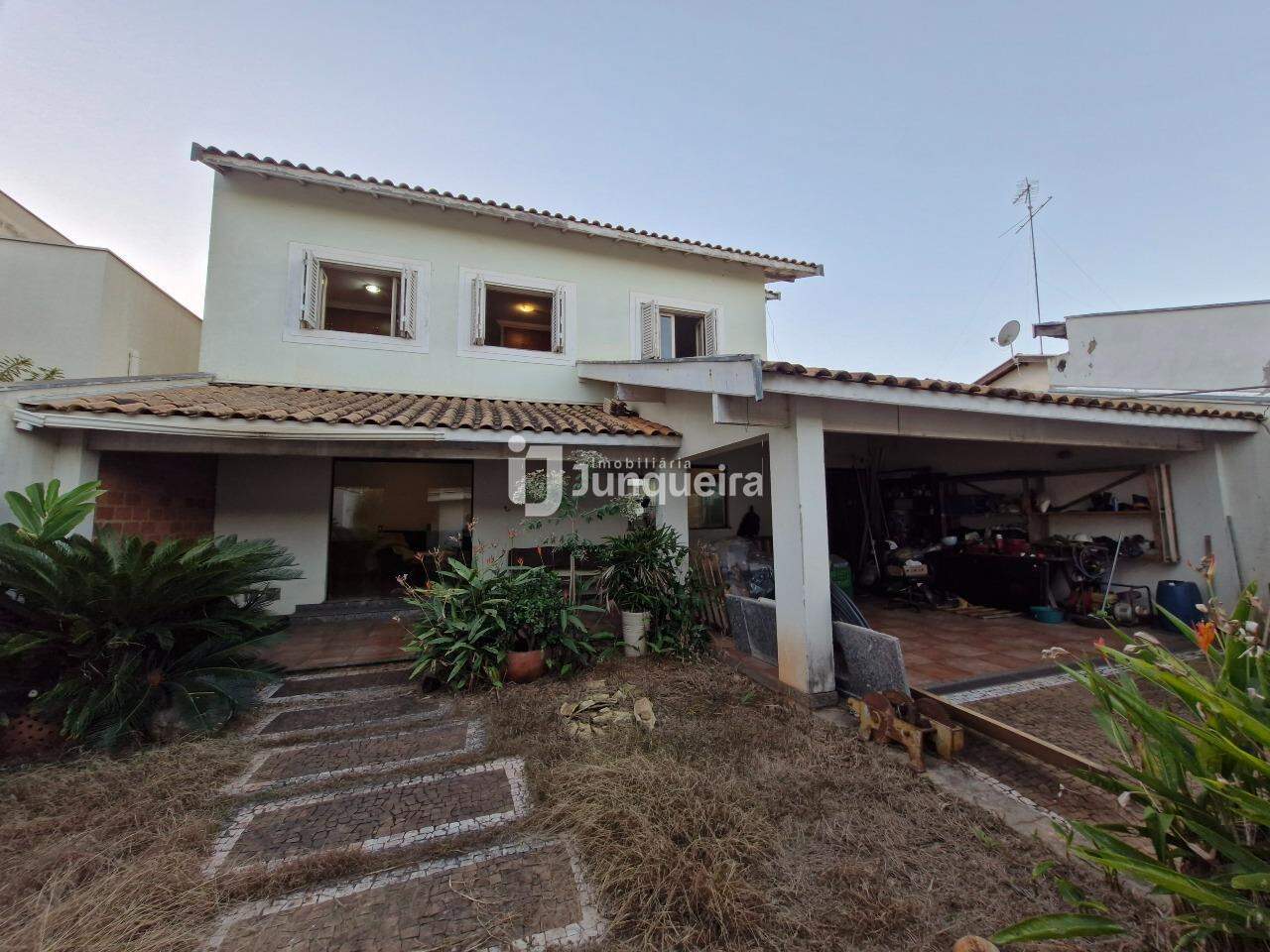 Casa em Condomínio à venda no Green Village, 3 quartos, sendo 1 suíte, 4 vagas, no bairro Dois Córregos em Piracicaba - SP