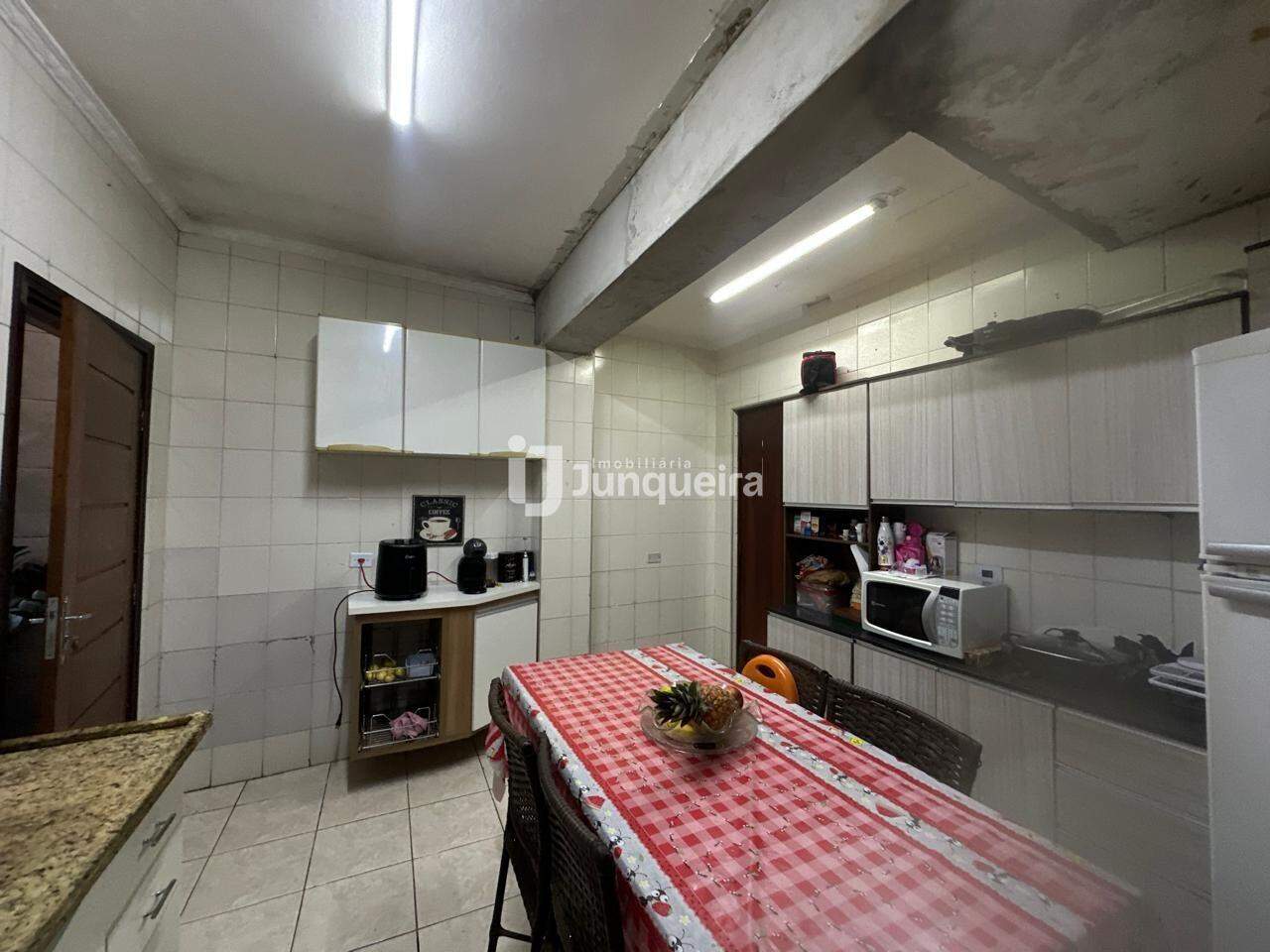 Casa à venda, 3 quartos, 1 vaga, no bairro Cidade Alta em Piracicaba - SP