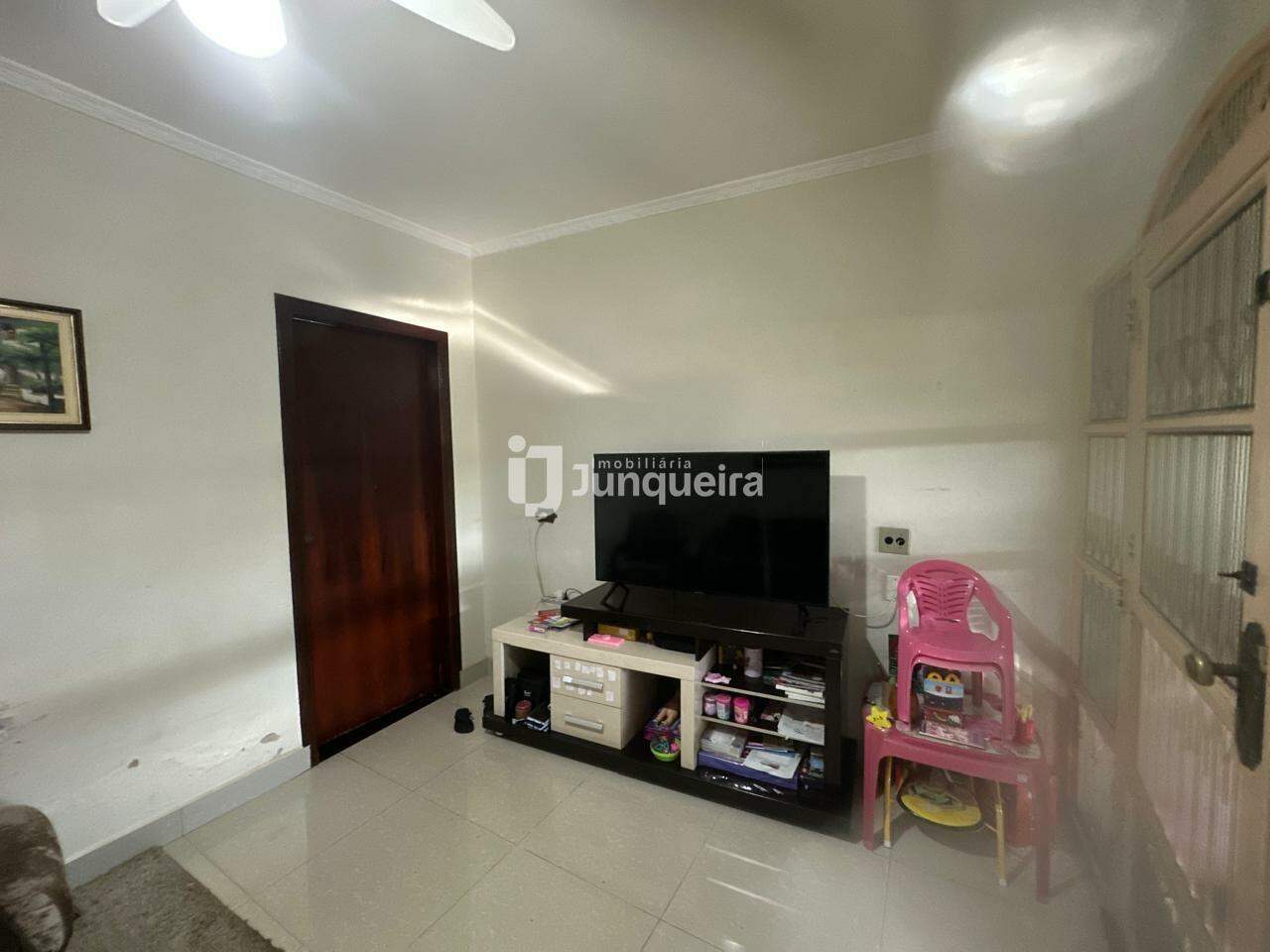 Casa à venda, 3 quartos, 1 vaga, no bairro Cidade Alta em Piracicaba - SP