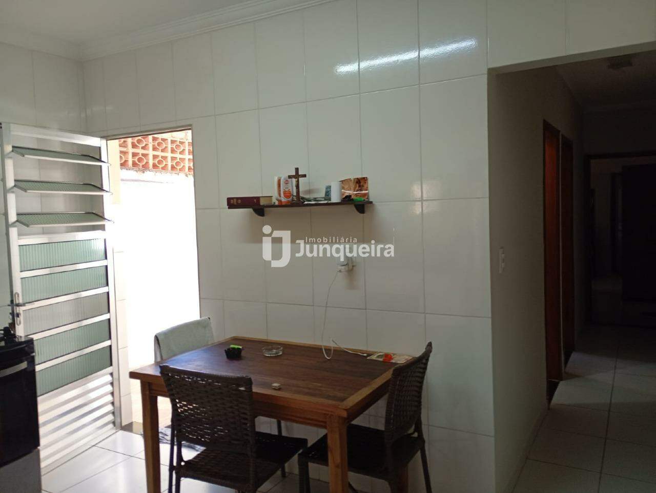 Casa à venda, 2 quartos, sendo 1 suíte, 2 vagas, no bairro Piracicamirim em Piracicaba - SP