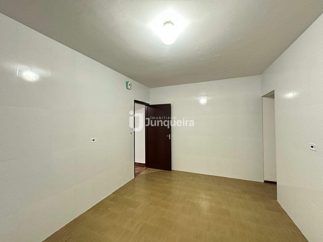 Casa à venda, 2 quartos, 2 vagas, no bairro Piracicamirim em Piracicaba - SP