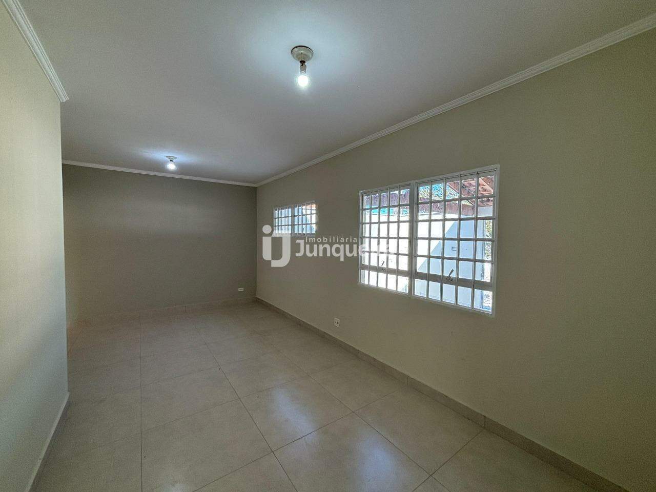 Casa à venda, 2 quartos, 2 vagas, no bairro Santa Rosa Ipês em Piracicaba - SP