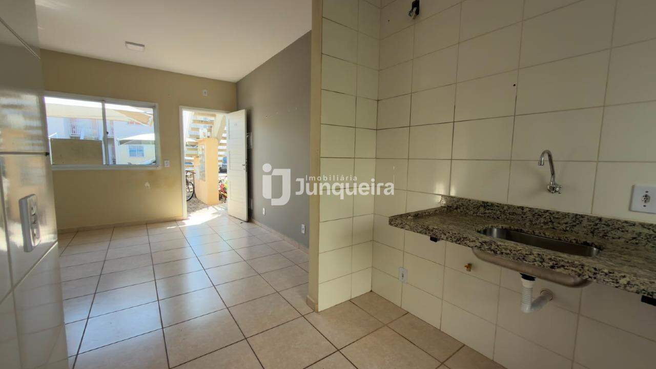 Casa em Condomínio à venda no Villagio Girassol, 2 quartos, 1 vaga, no bairro Parque Residencial Piracicaba em Piracicaba - SP