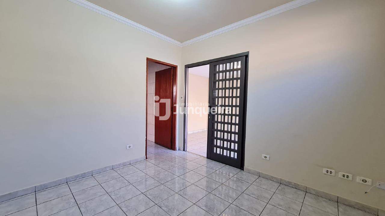 Casa para alugar, 2 quartos, 1 vaga, no bairro Jaraguá em Piracicaba - SP
