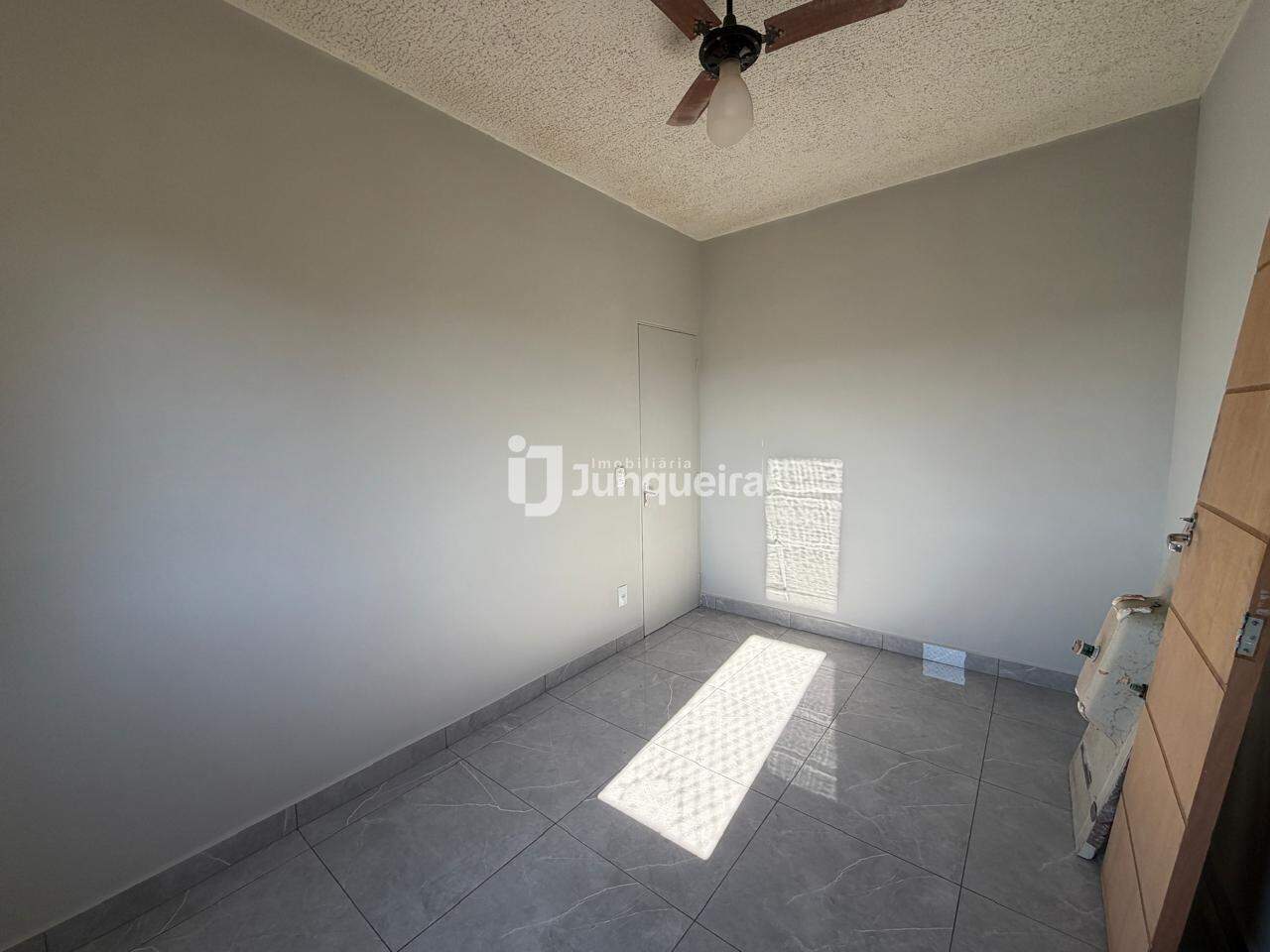 Apartamento à venda no Santa Tereza, 2 quartos, 1 vaga, no bairro Santa Terezinha em Piracicaba - SP