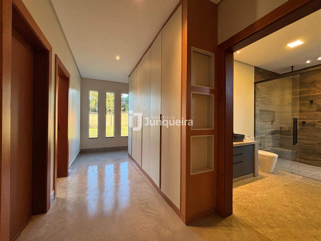 Casa à venda, 3 quartos, sendo 1 suíte, 3 vagas, no bairro Campestre em Piracicaba - SP