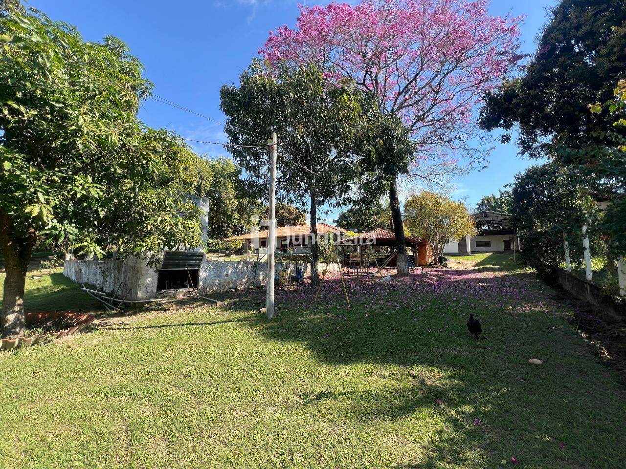 Chácara para alugar, 4 quartos, sendo 1 suíte, 10 vagas, no bairro Volta Grande em Piracicaba - SP