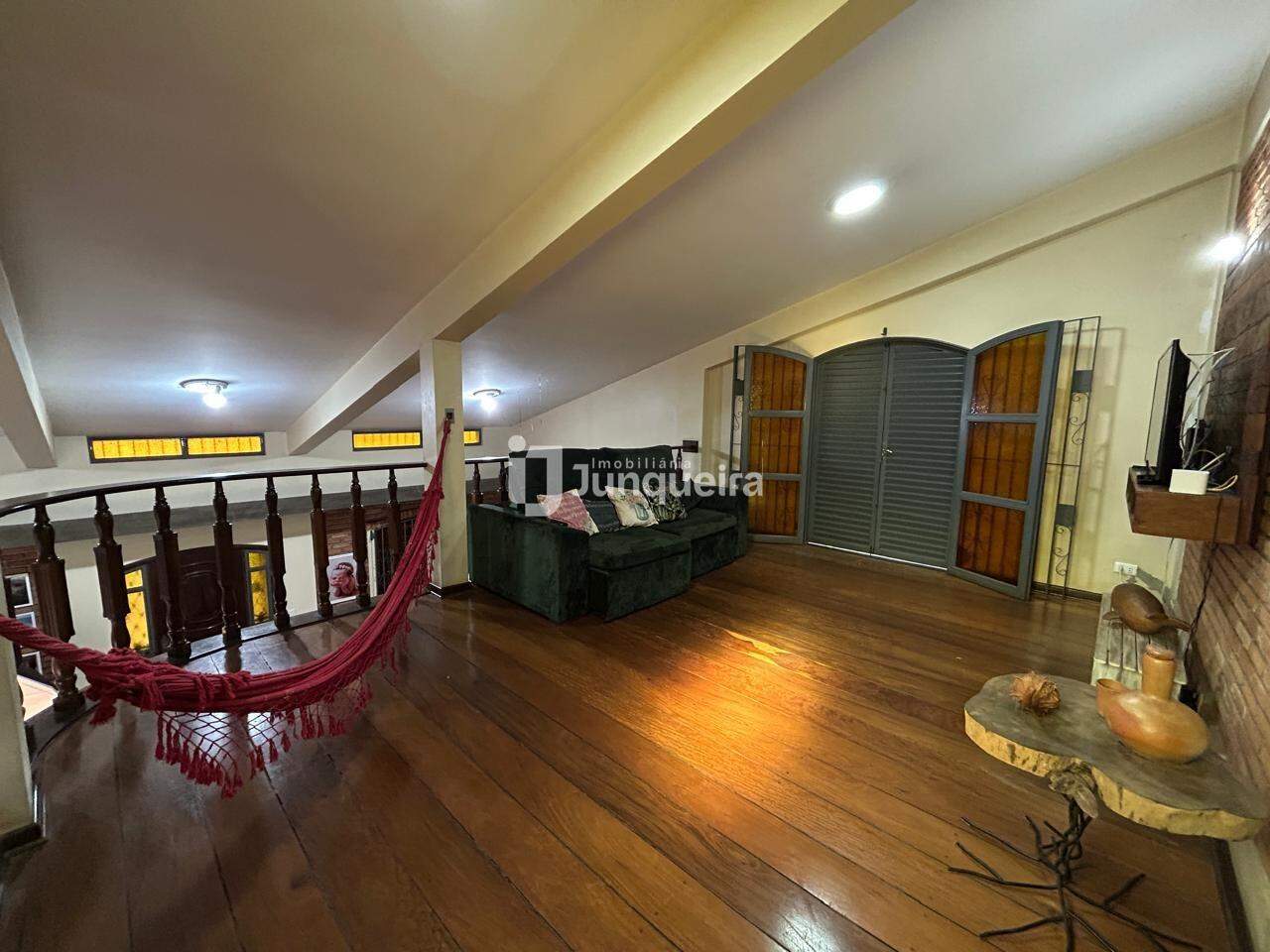 Casa para alugar, 3 quartos, sendo 1 suíte, 3 vagas, no bairro Nova Piracicaba em Piracicaba - SP