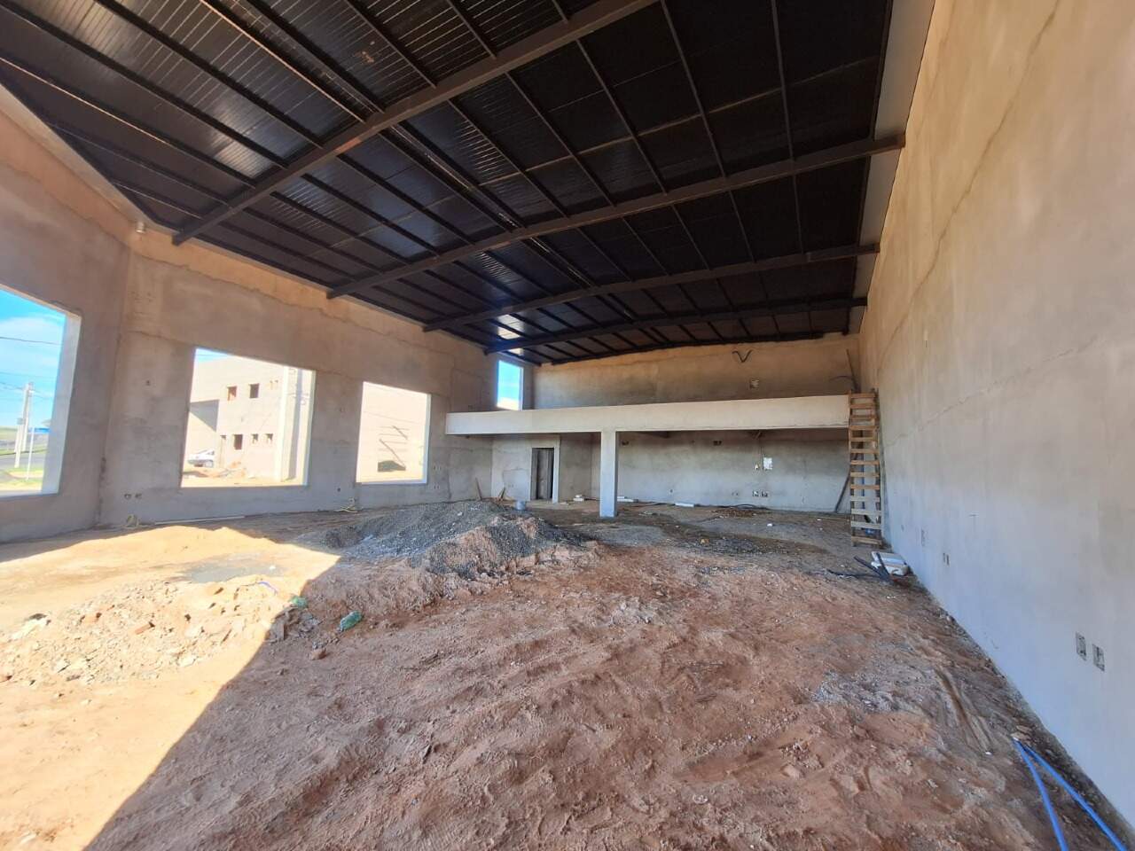 Prédio Comercial para alugar, 3 vagas, no bairro Residencial Azaléas em Saltinho - SP