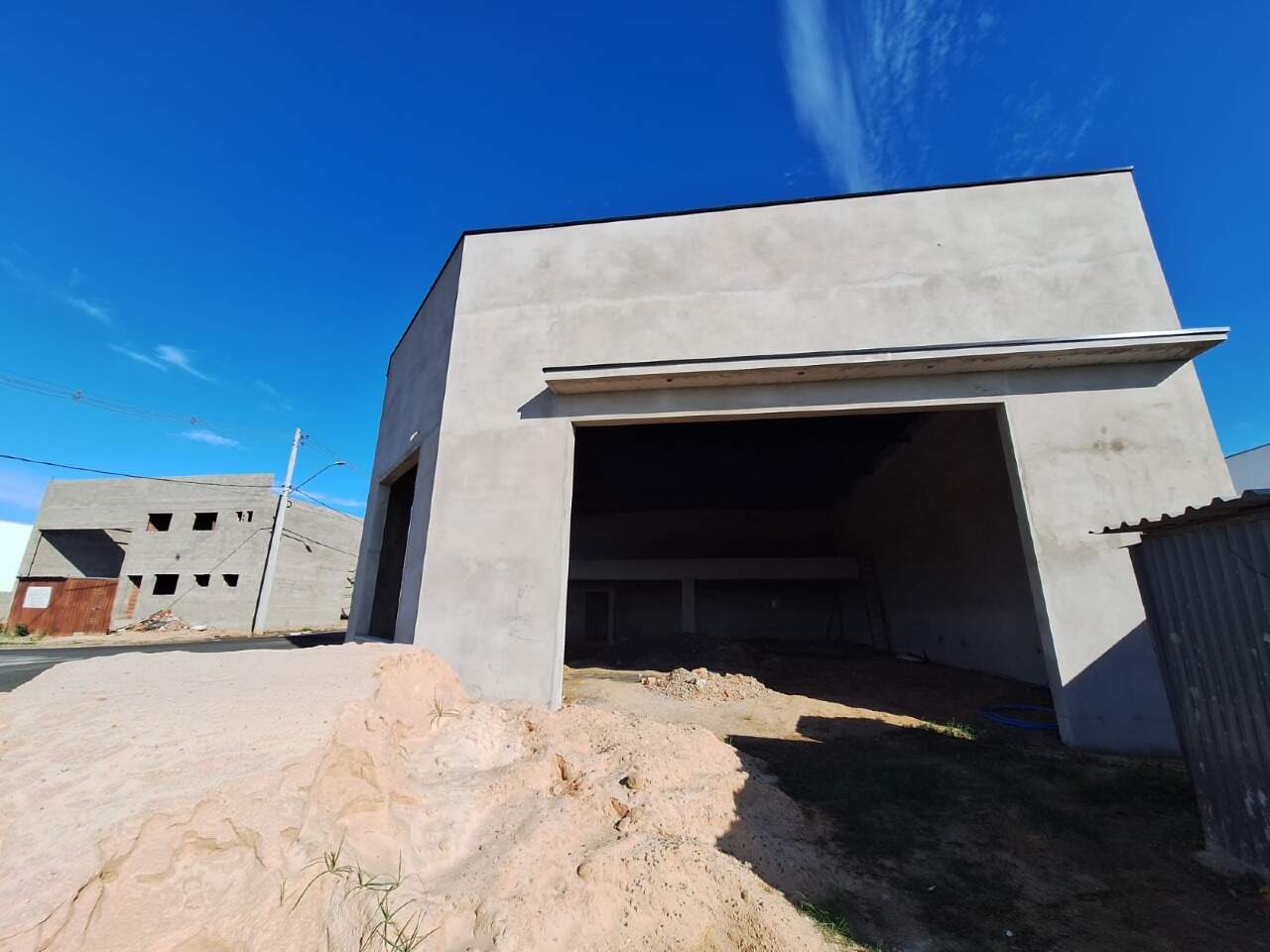 Prédio Comercial para alugar, 3 vagas, no bairro Residencial Azaléas em Saltinho - SP