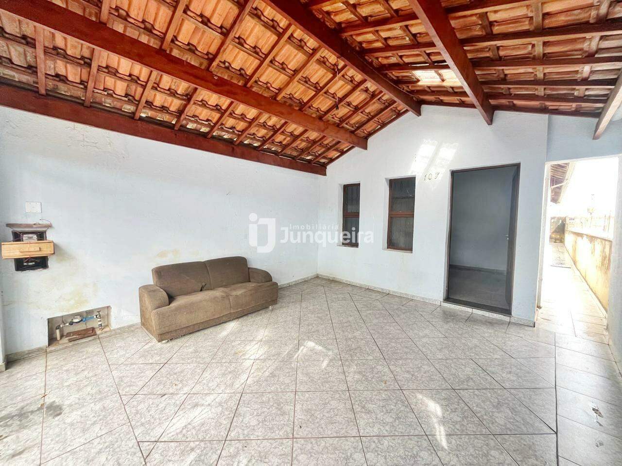 Casa à venda, 2 quartos, 2 vagas, no bairro Parque São Jorge em Piracicaba - SP