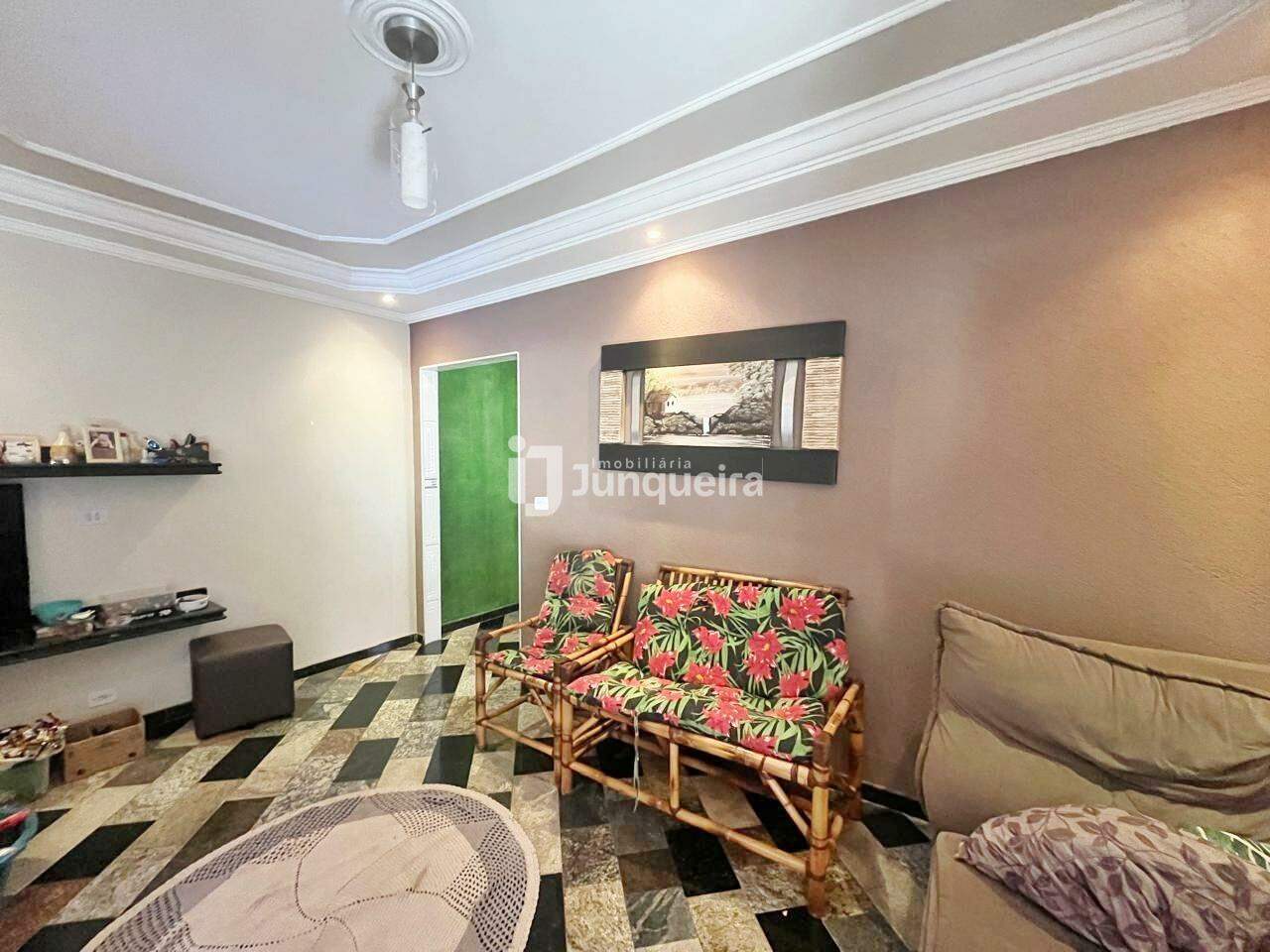 Casa à venda, 2 quartos, 2 vagas, no bairro Conjunto Residencial Mário Dedini em Piracicaba - SP