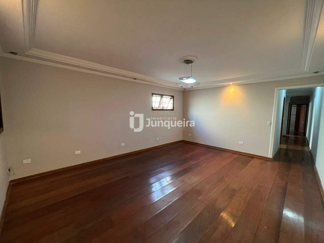 Casa para alugar, 3 quartos, sendo 1 suíte, 2 vagas, no bairro Jardim Caxambu em Piracicaba - SP
