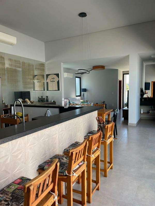 Casa em Condomínio à venda no San Marino , 2 quartos, sendo 2 suítes, 4 vagas, no bairro Residencial San Marino em Rio das Pedras - SP