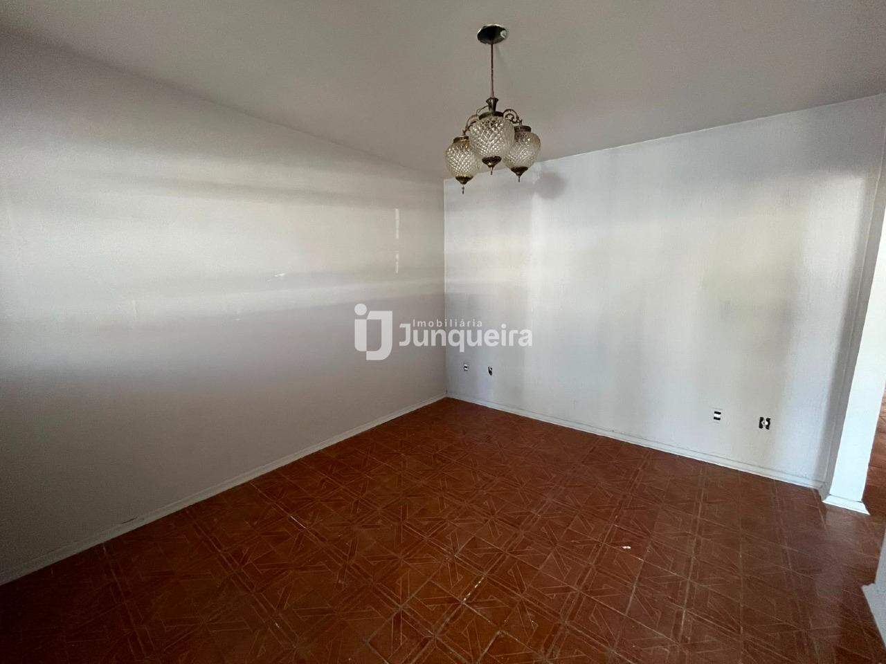 Casa para alugar, 3 quartos, 1 vaga, no bairro Jardim Glória em Piracicaba - SP