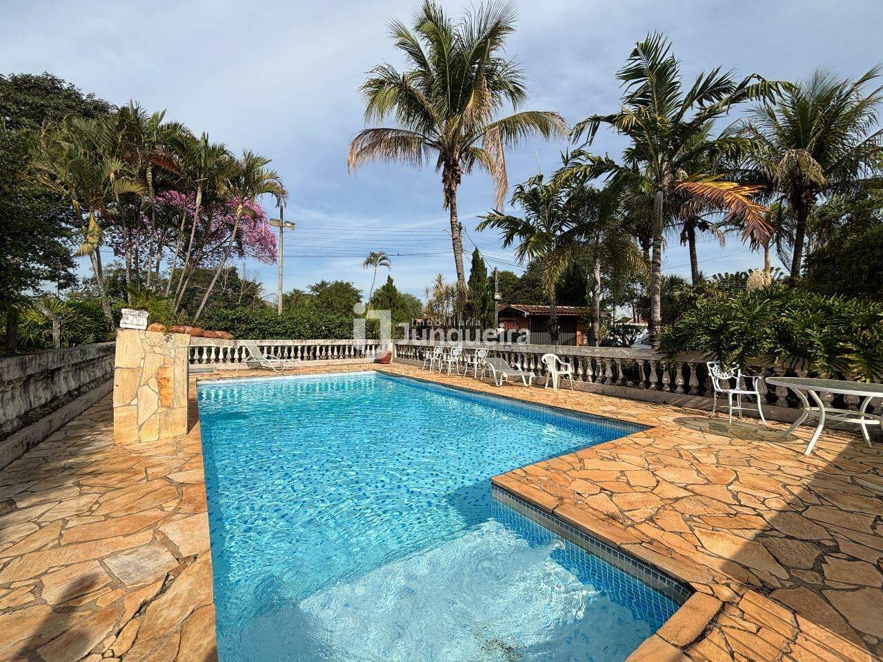 Chácara à venda, 3 quartos, sendo 1 suíte, 6 vagas, no bairro Quinta de Santa Helena - Campestre  em Piracicaba - SP