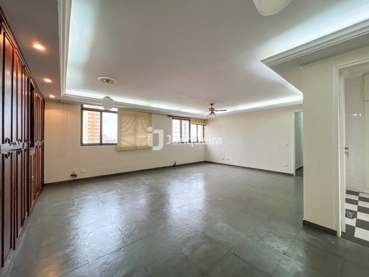 Apartamento à venda no Pedro Ometto, 3 quartos, sendo 1 suíte, 1 vaga, no bairro Centro em Piracicaba - SP