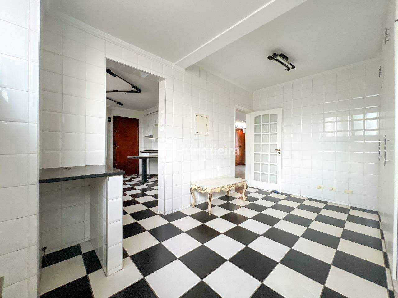 Apartamento à venda no Pedro Ometto, 3 quartos, sendo 1 suíte, 1 vaga, no bairro Centro em Piracicaba - SP