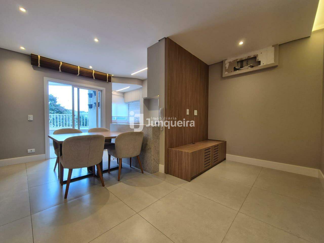 Apartamento à venda no Villa Serena, 2 quartos, sendo 1 suíte, 2 vagas, no bairro Jardim Califórnia em Piracicaba - SP