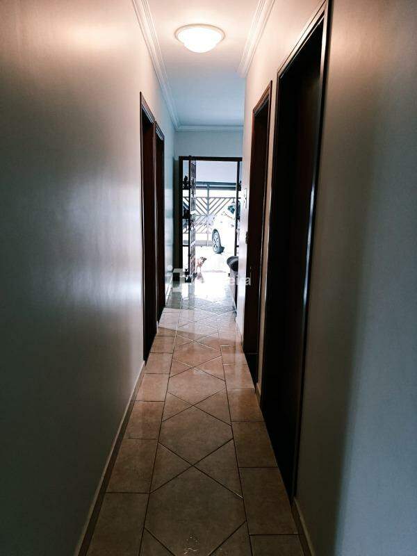 Casa à venda, 3 quartos, sendo 1 suíte, 6 vagas, no bairro Jardim Oriente em Piracicaba - SP