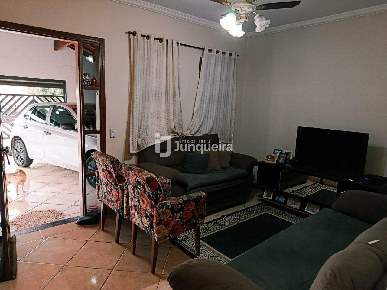 Casa à venda, 3 quartos, sendo 1 suíte, 6 vagas, no bairro Jardim Oriente em Piracicaba - SP