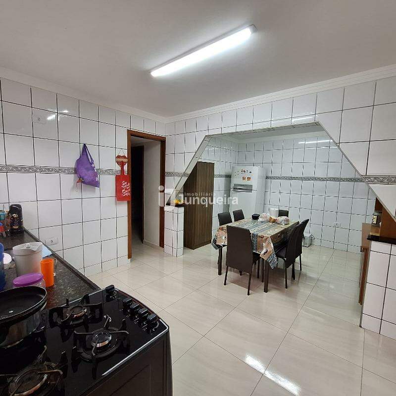 Casa à venda, 3 quartos, sendo 1 suíte, 2 vagas, no bairro Jardim Alvorada em Piracicaba - SP