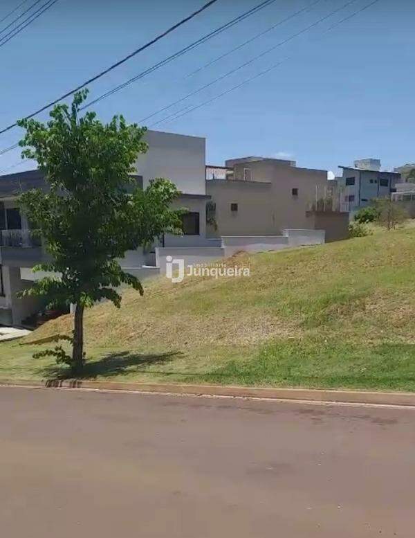 Terreno em Condomínio à venda no Villa D'Aquila, no bairro Villa Dáquila em Piracicaba - SP