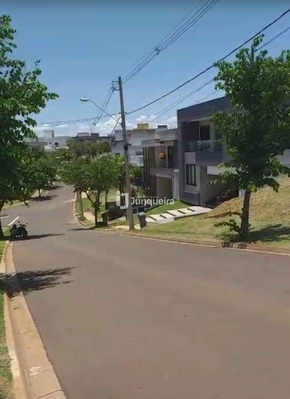 Terreno em Condomínio à venda no Villa D'Aquila, no bairro Villa Dáquila em Piracicaba - SP