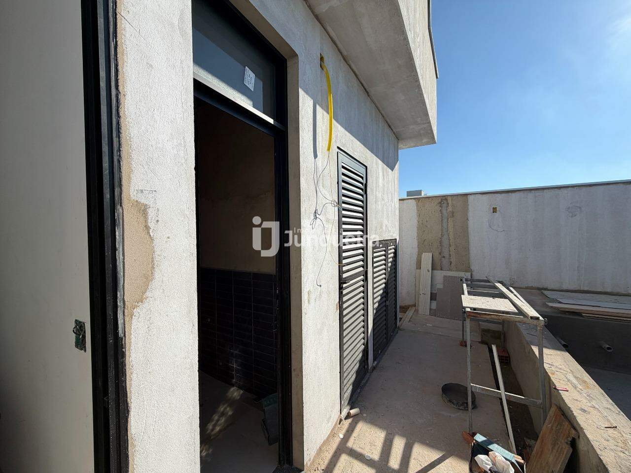 Casa em Condomínio à venda no Mônaco, 3 quartos, sendo 3 suítes, 2 vagas, no bairro Jardim Califórnia em Piracicaba - SP