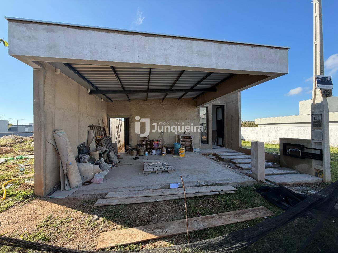 Casa em Condomínio à venda no Mônaco, 3 quartos, sendo 3 suítes, 2 vagas, no bairro Jardim Califórnia em Piracicaba - SP
